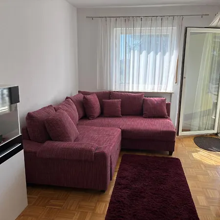 Fuer Handwerker Und Gruppen- Grosse Mit Balkon Und Terrasse