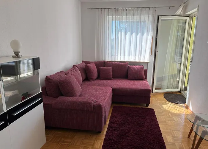 Fuer Handwerker Und Gruppen- Grosse Mit Balkon Und Terrasse